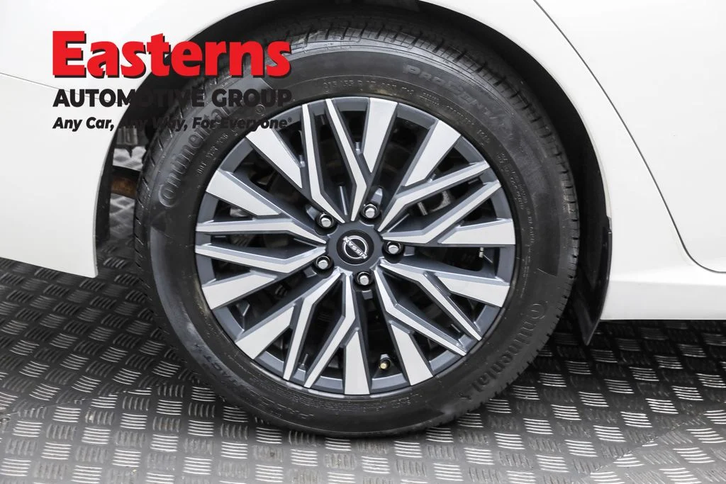 Used 2024 White Nissan 2.5 SV image 29