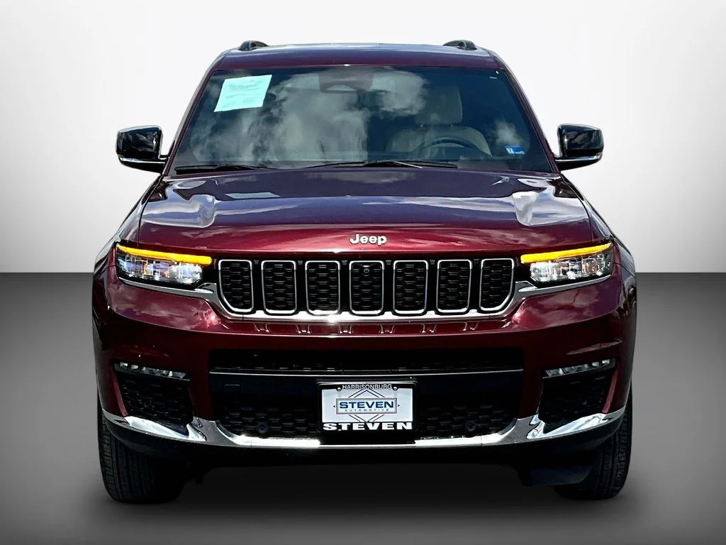 Used 2023 Red Jeep Limited image 2