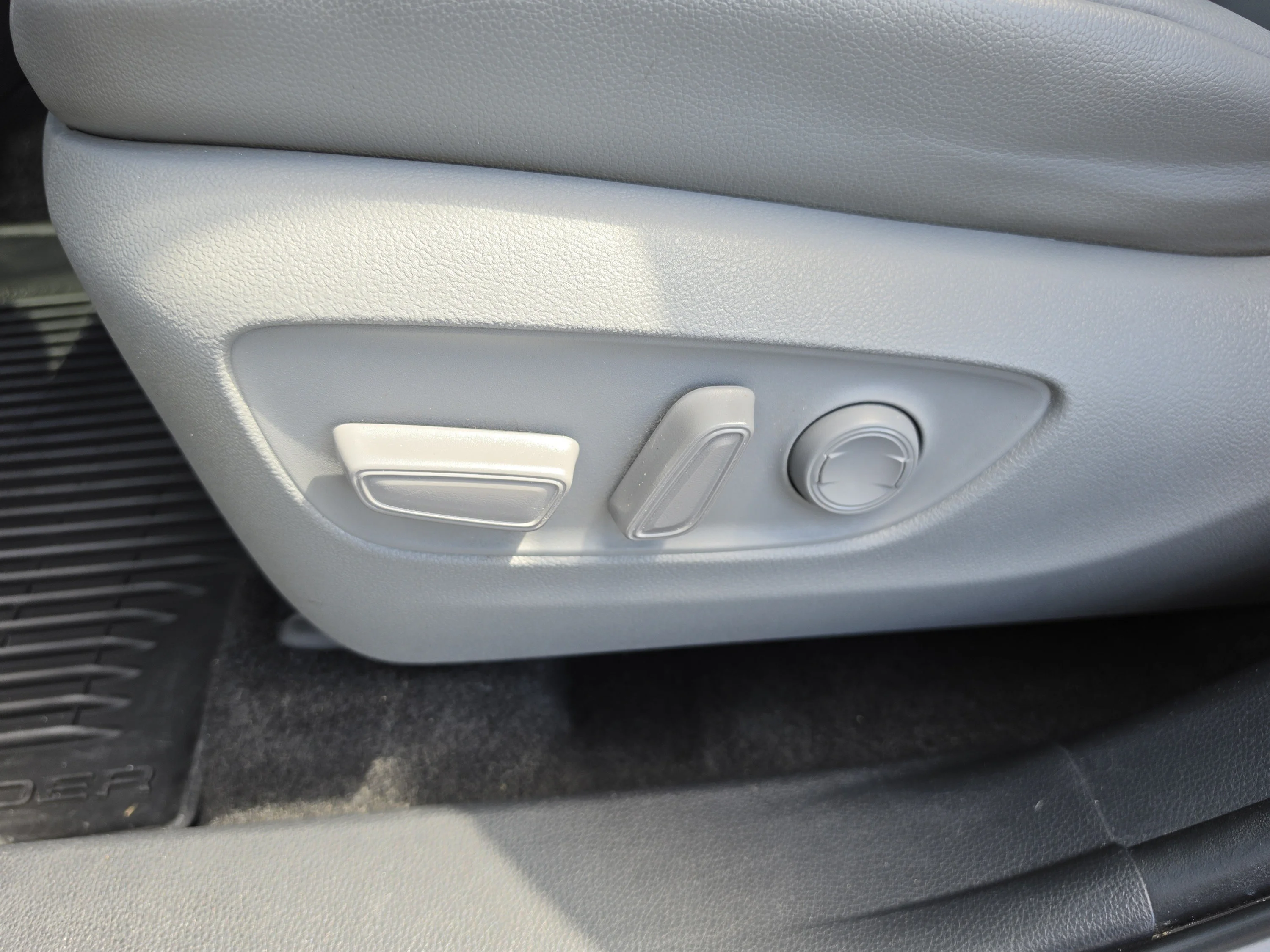 Used 2023 Celestial Silver Metallic Toyota Hybrid XLE image 27