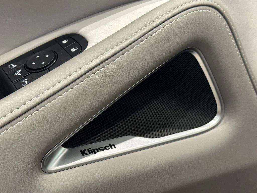 New 2027 WARM TITANIUM INFINITI Luxe FWD image 9
