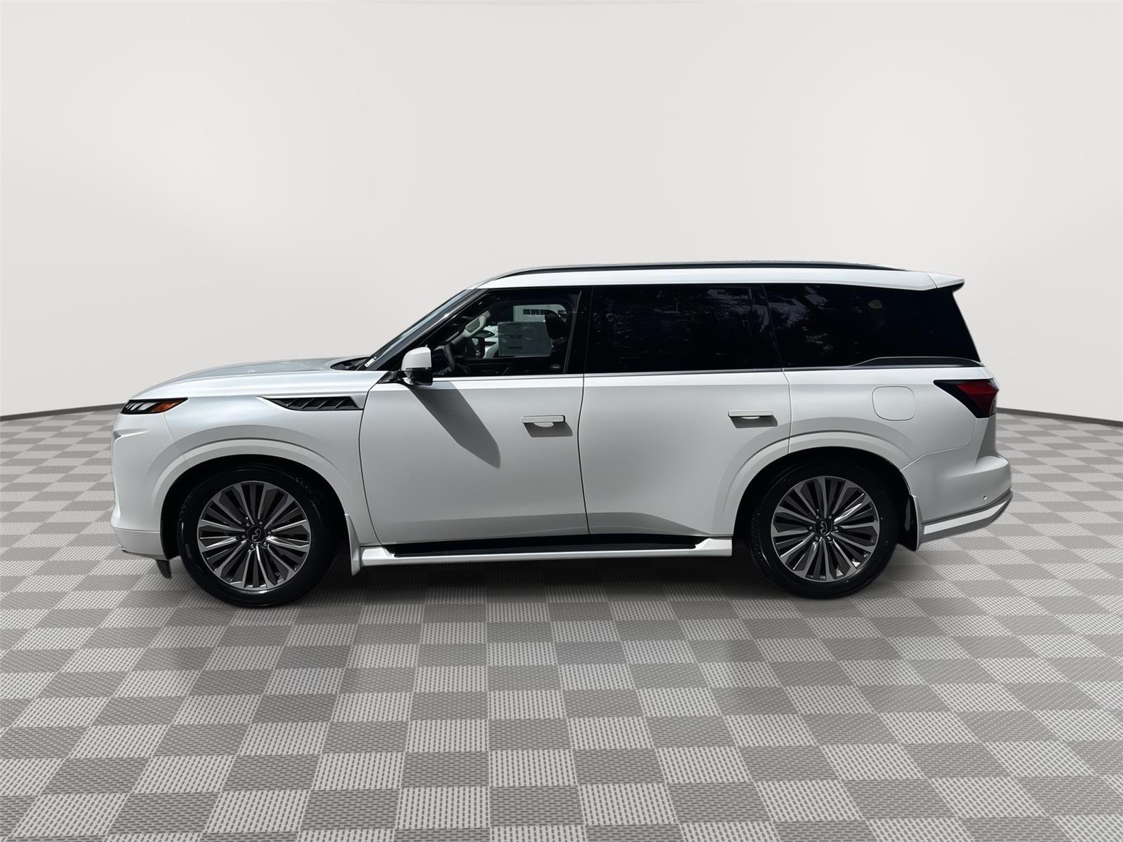 New 2027 RADIANT WHITE INFINITI Luxe 2WD image 9