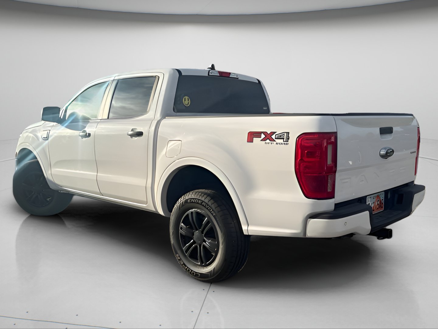 Certified Used 2019 Oxford White Ford XLT image 9