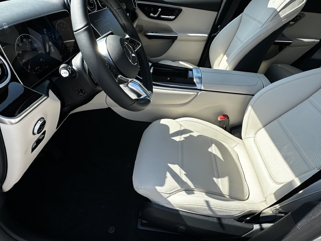 New 2027 Polar White Mercedes-Benz GLC 300 image 47