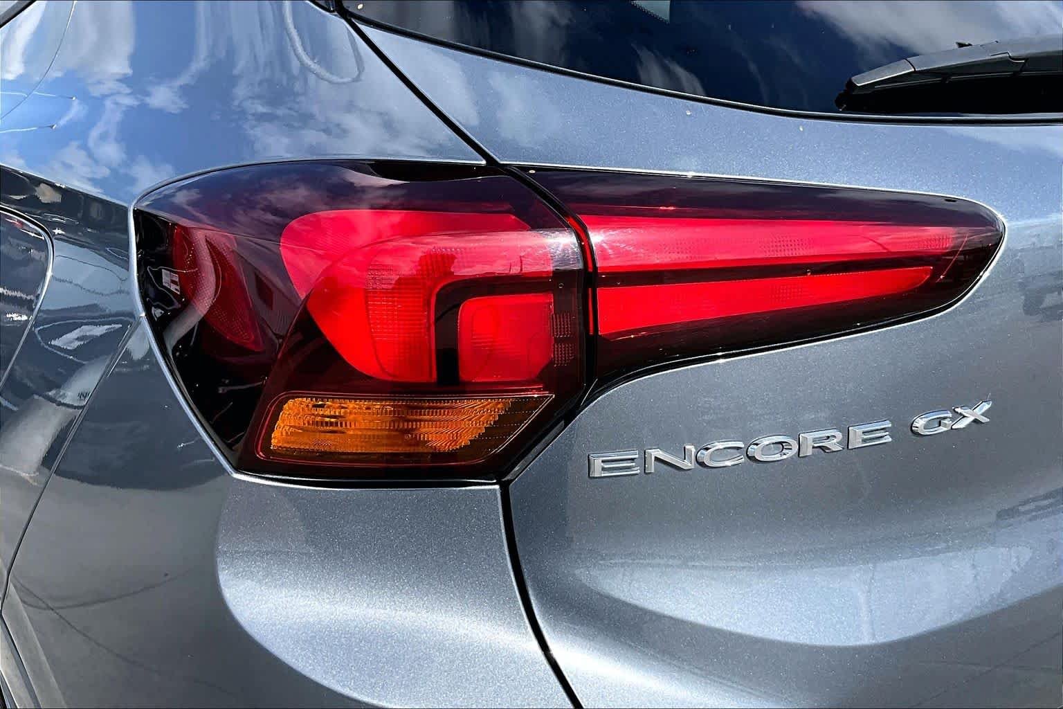 Used 2022 Satin Steel Metallic Buick Select image 29
