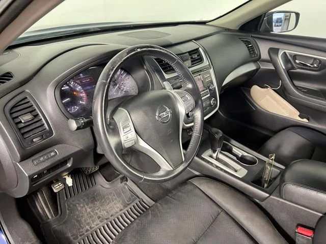 Used 2016 Deep Blue Pearl Nissan 2.5 SR image 12