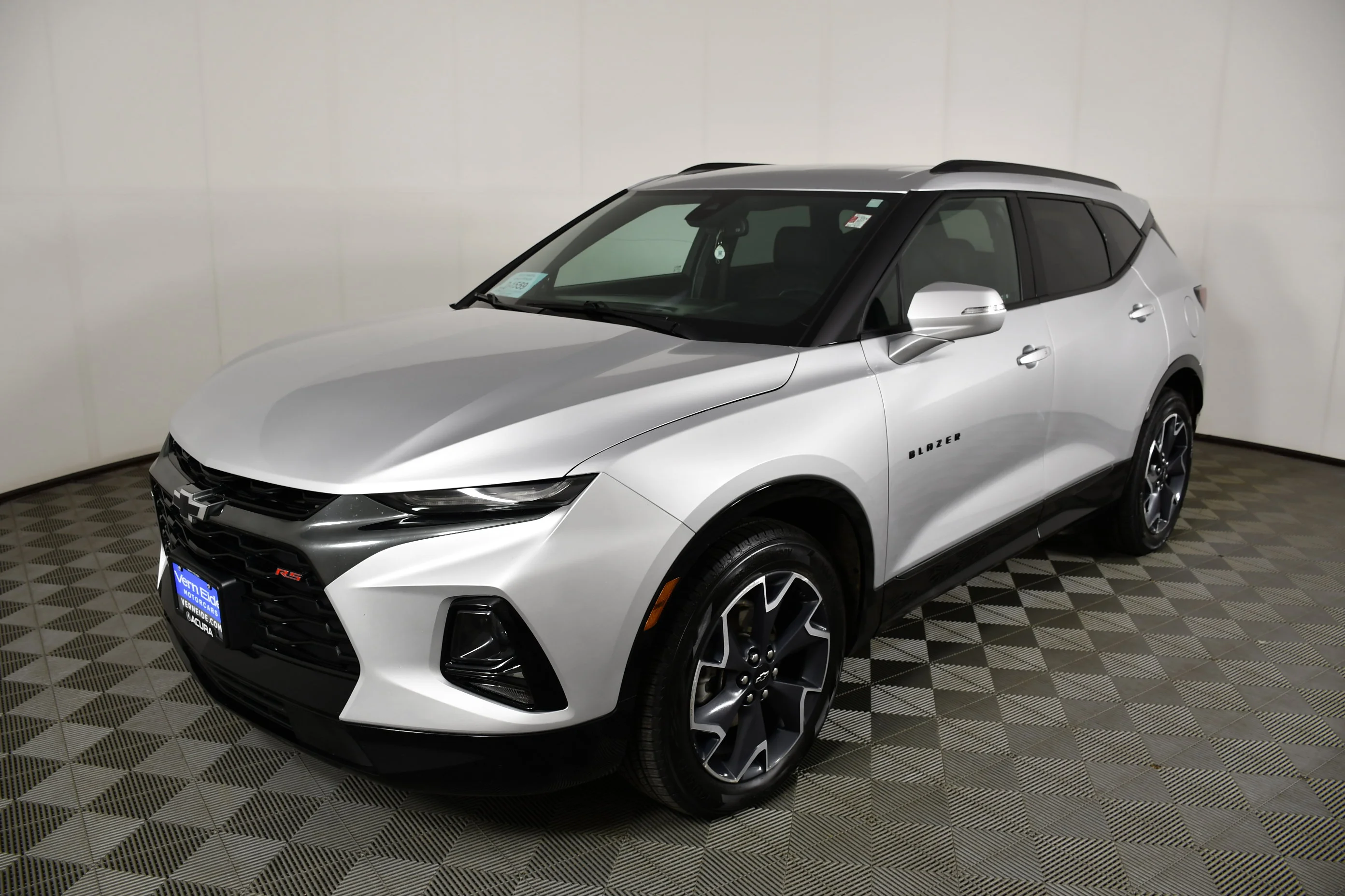 Used 2022 Silver Ice Metallic Chevrolet RS image 10