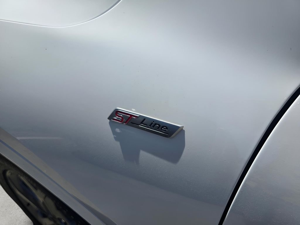 Used 2023 OXFORD WHITE Ford ST-Line Select image 18