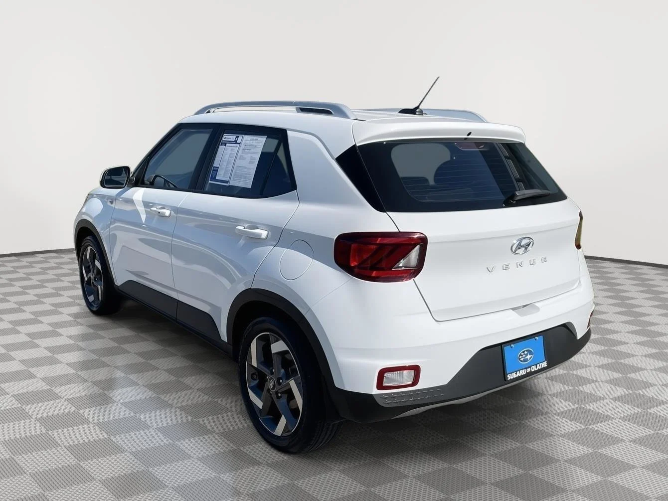 Used 2024 Lunar White Hyundai SEL image 10