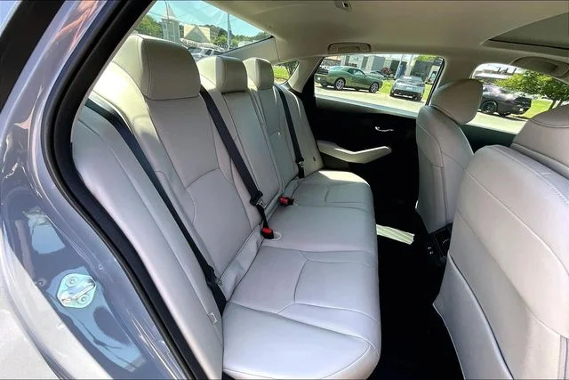 New 2026 Urban Gray Pearl Honda EX-L Hybrid image 23