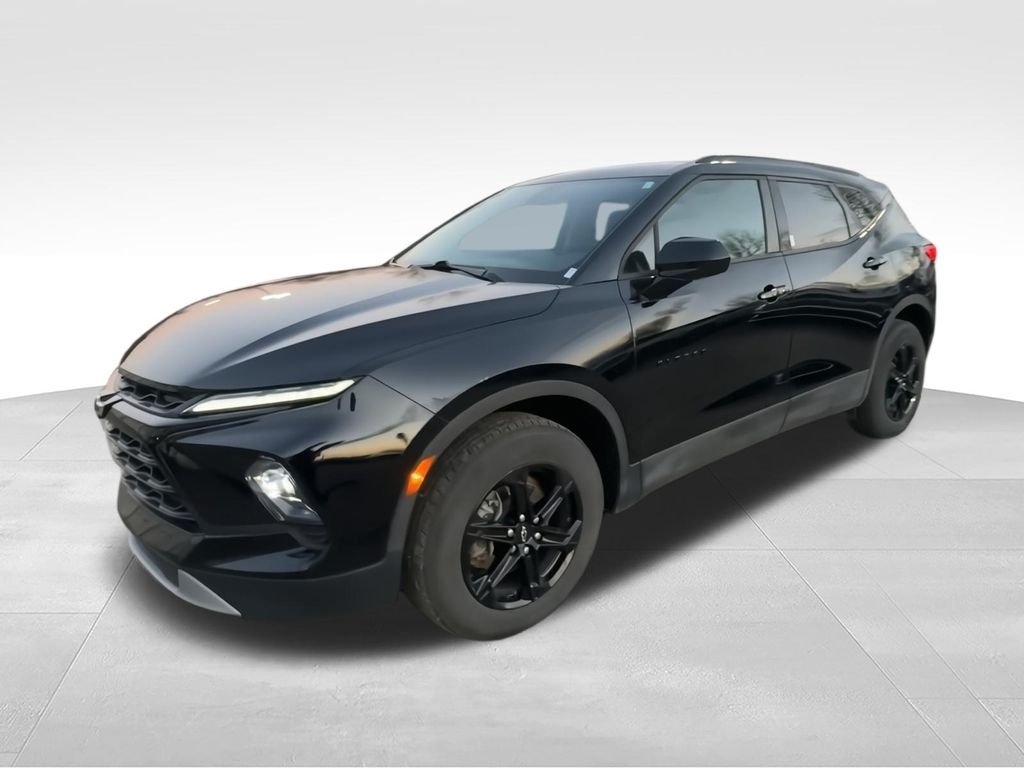 Used 2023 Black Chevrolet LT image 4