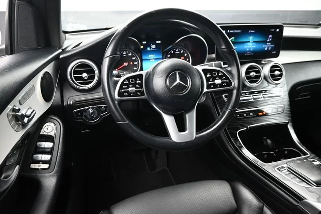 Used 2022 White Mercedes-Benz GLC 300 image 12