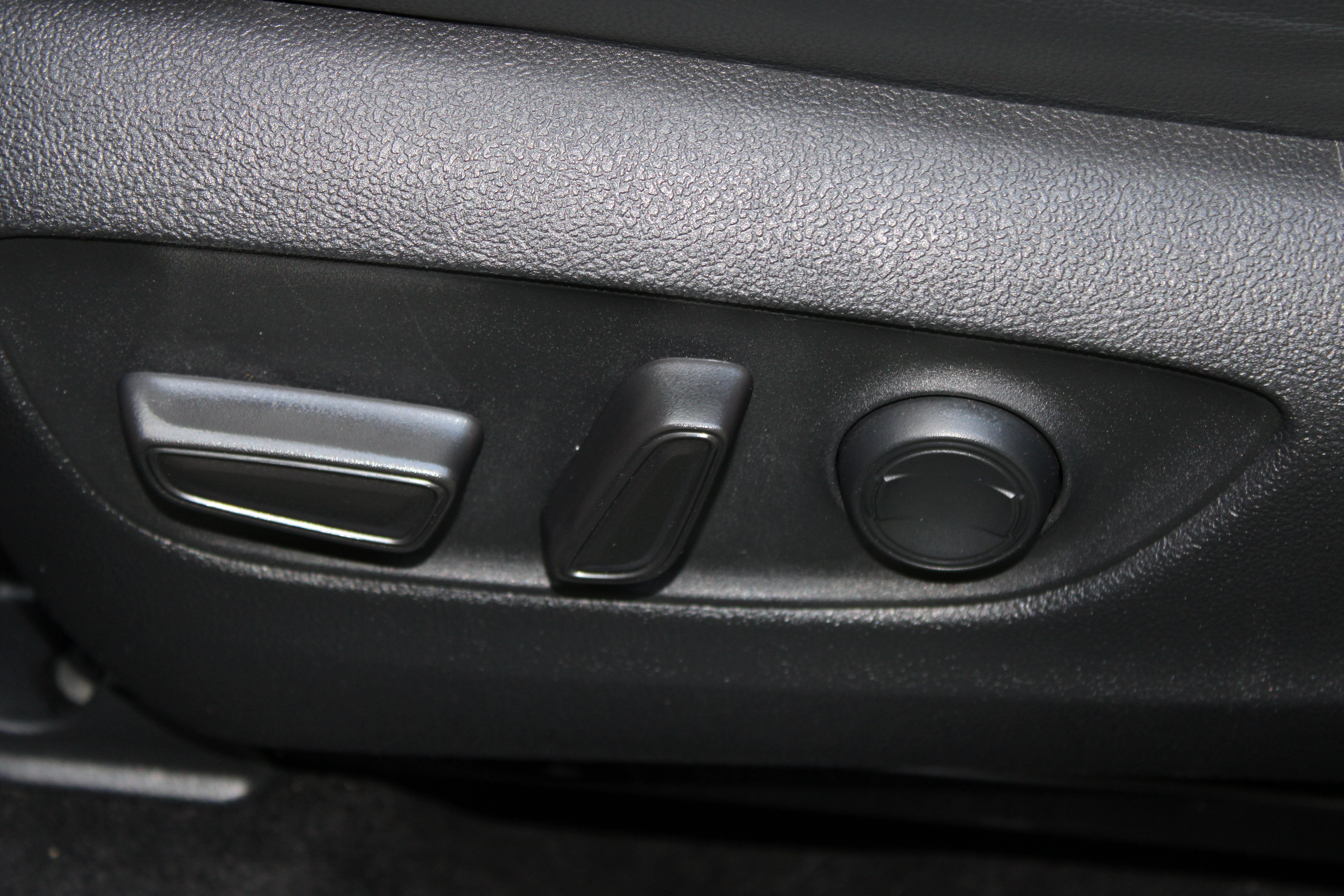 2023 Toyota Highlander XLE - Photo 19