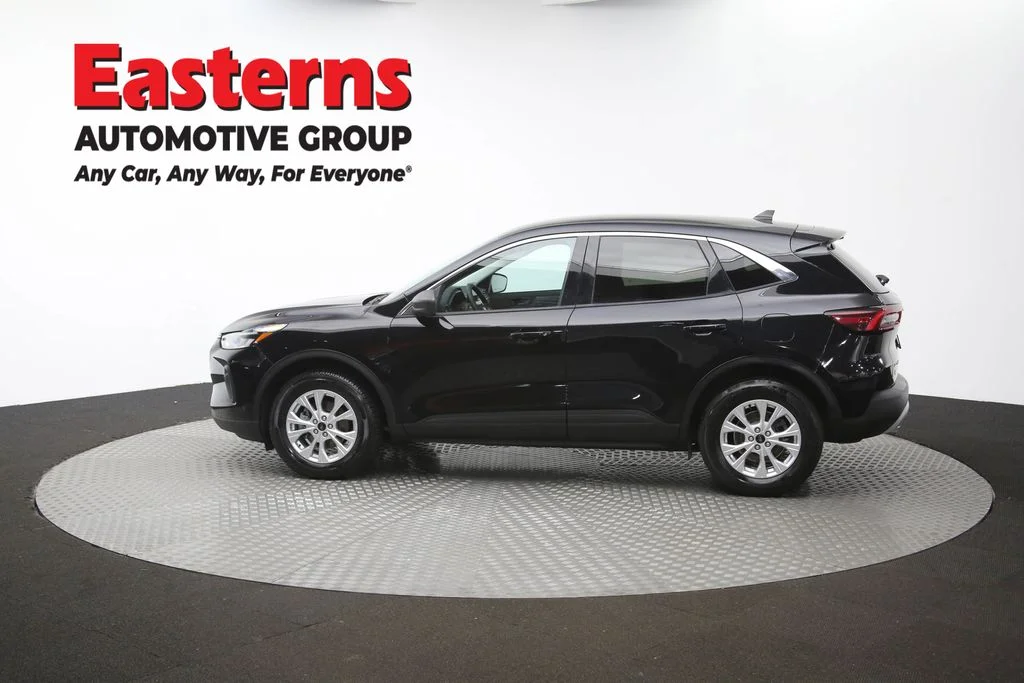 Used 2023 Black Ford Active image 60