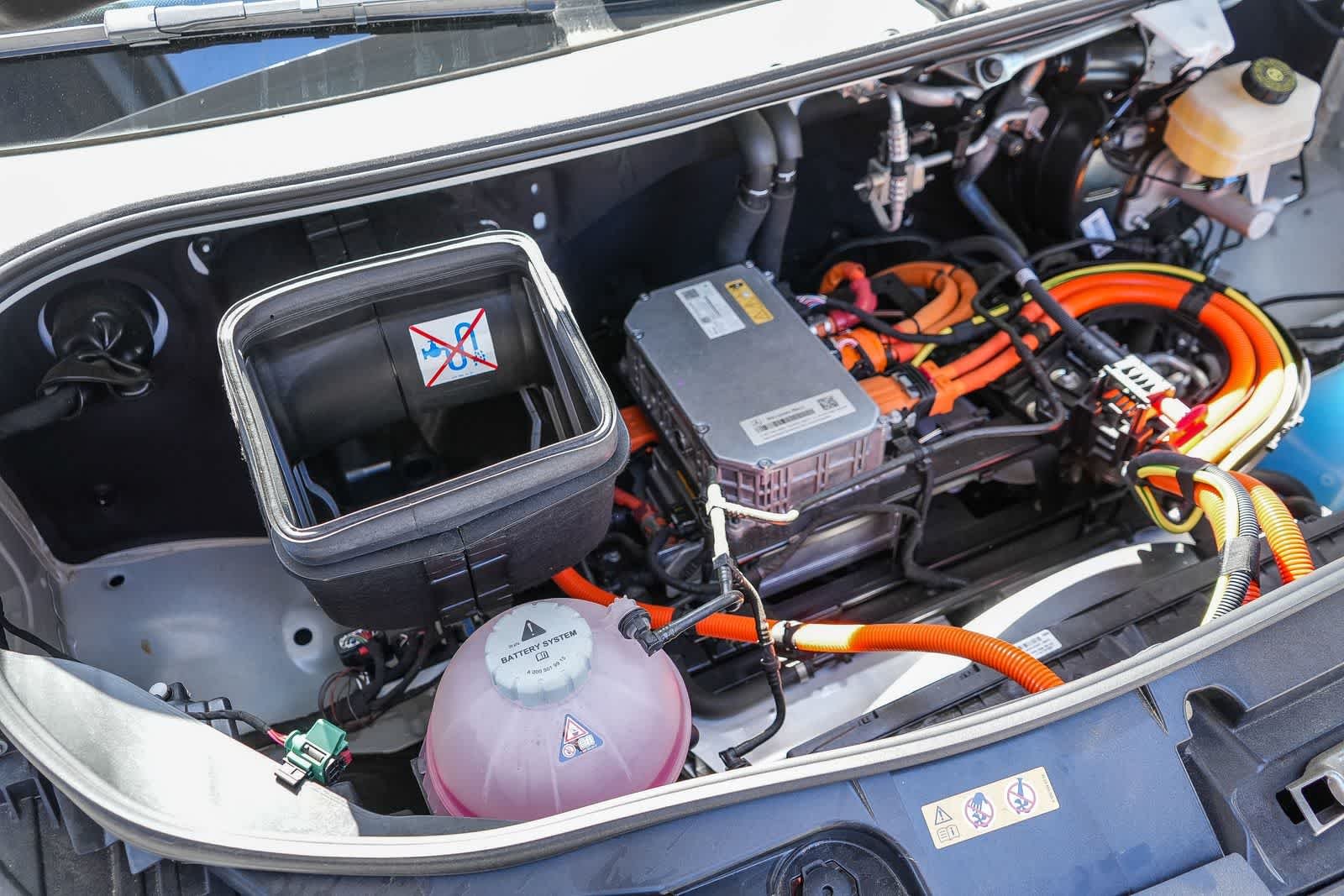 New 2025 Arctic+White Mercedes-Benz Cargo 170WB High Roof 113kW Battery RWD HO Motor image 69