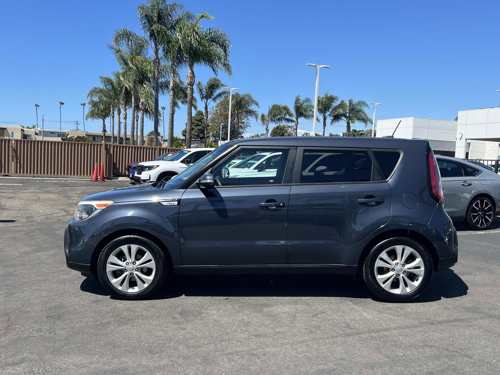 Used 2014 Kia Soul + with VIN KNDJP3A53E7073163 for sale in Huntington Beach, CA