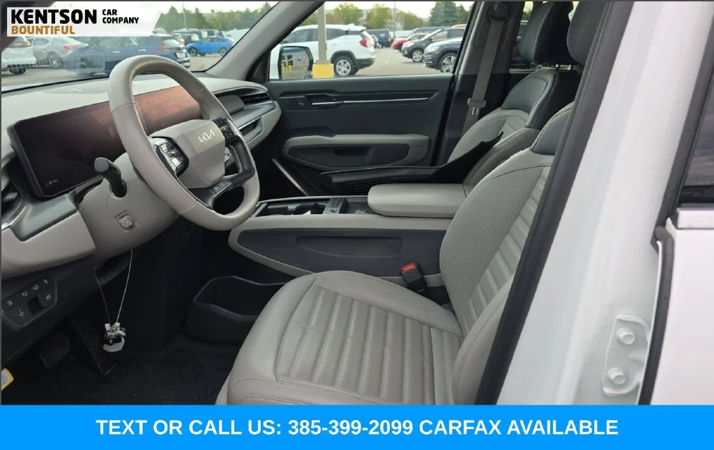 Used 2024 White Kia Land image 4