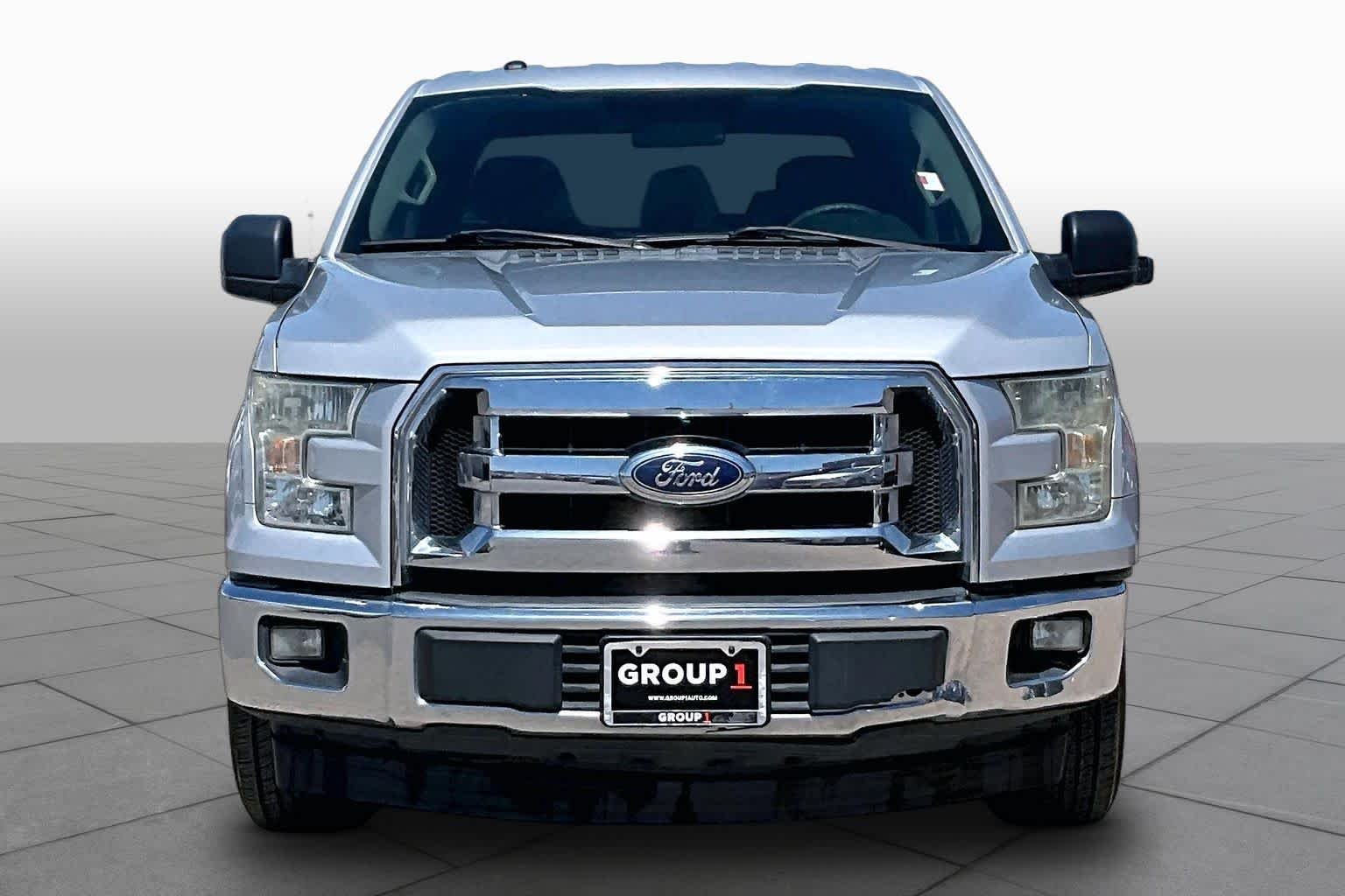 Used 2017 Ingot Silver Ford XLT image 4
