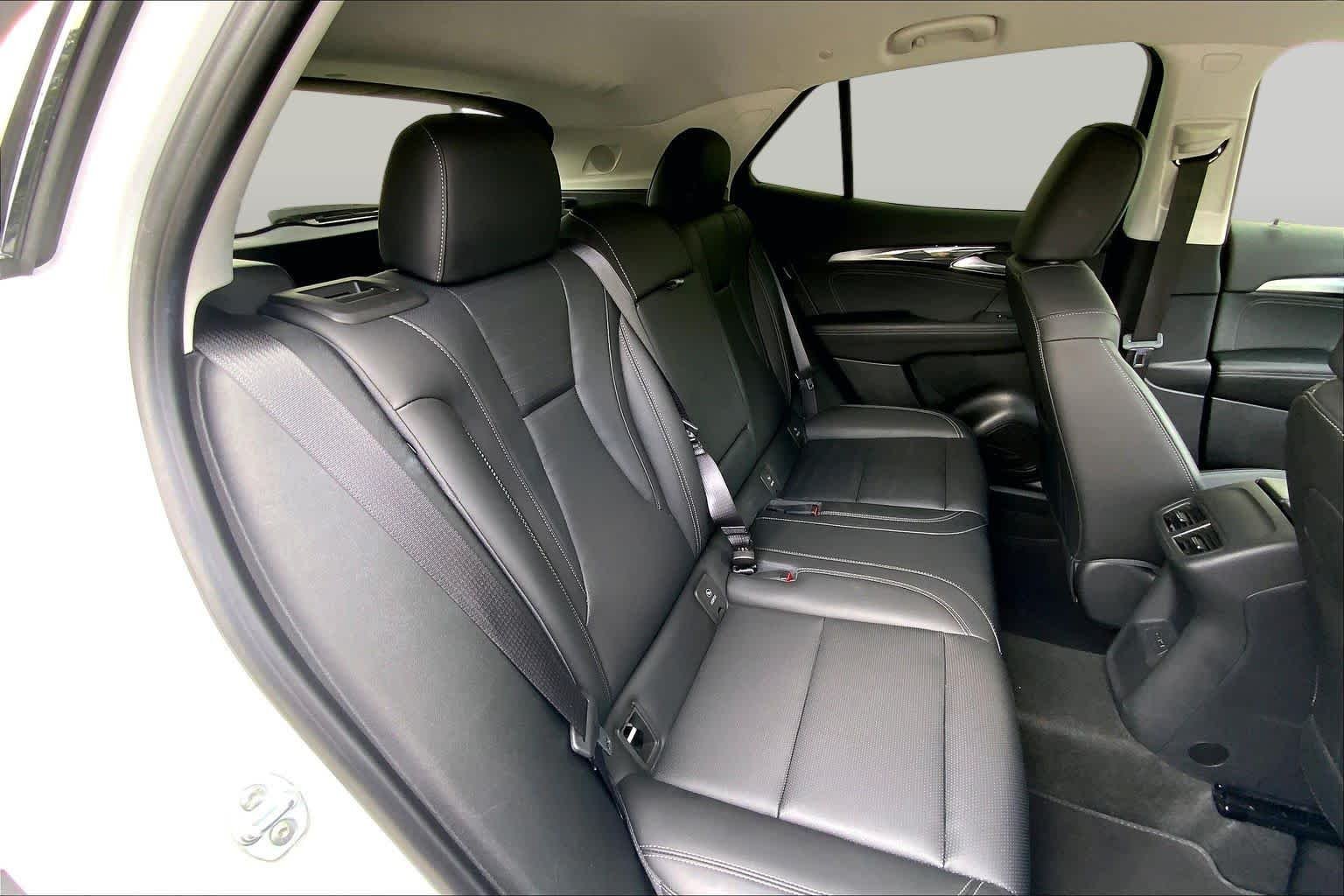 Used 2025 Summit White Buick Preferred image 19