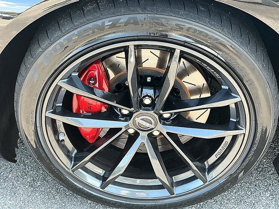 Used 2023 Black Diamond Pearl Nissan Performance image 7