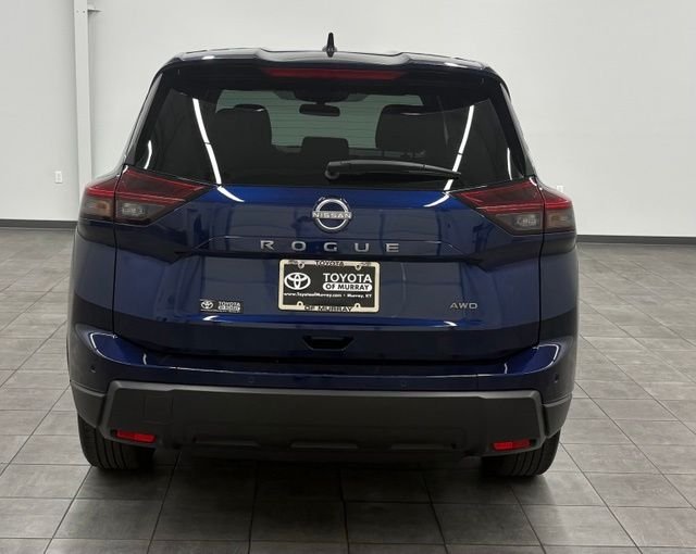Used 2025 Blue Nissan SV image 3