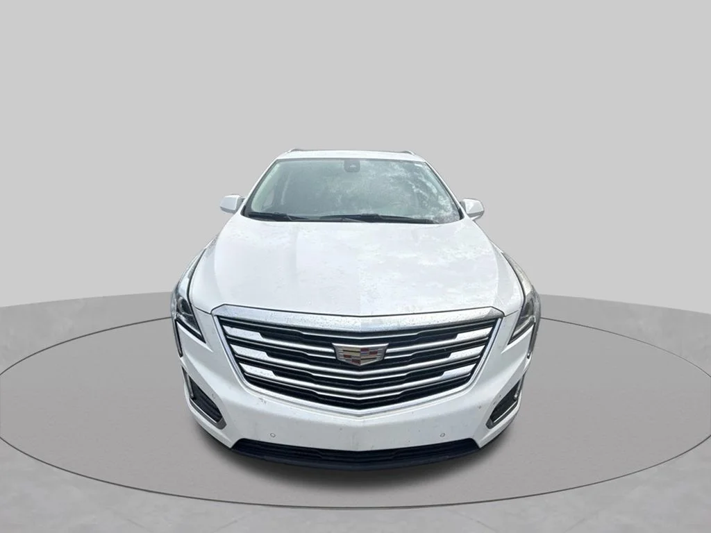 Used 2018 Crystal White Tricoat Cadillac Luxury image 12