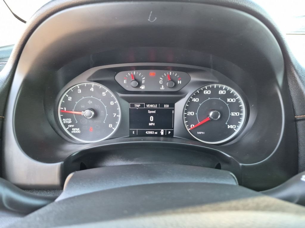 Used 2018 White GMC SLE image 20