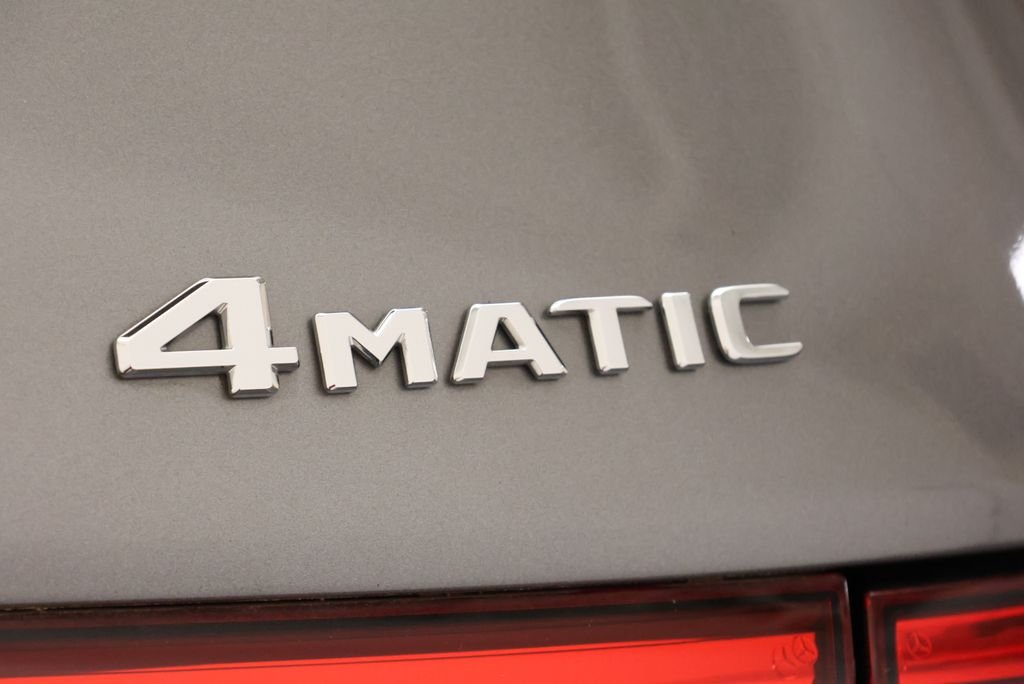 Used 2022 Mountain Gray Metallic Mercedes-Benz GLB 250 image 10