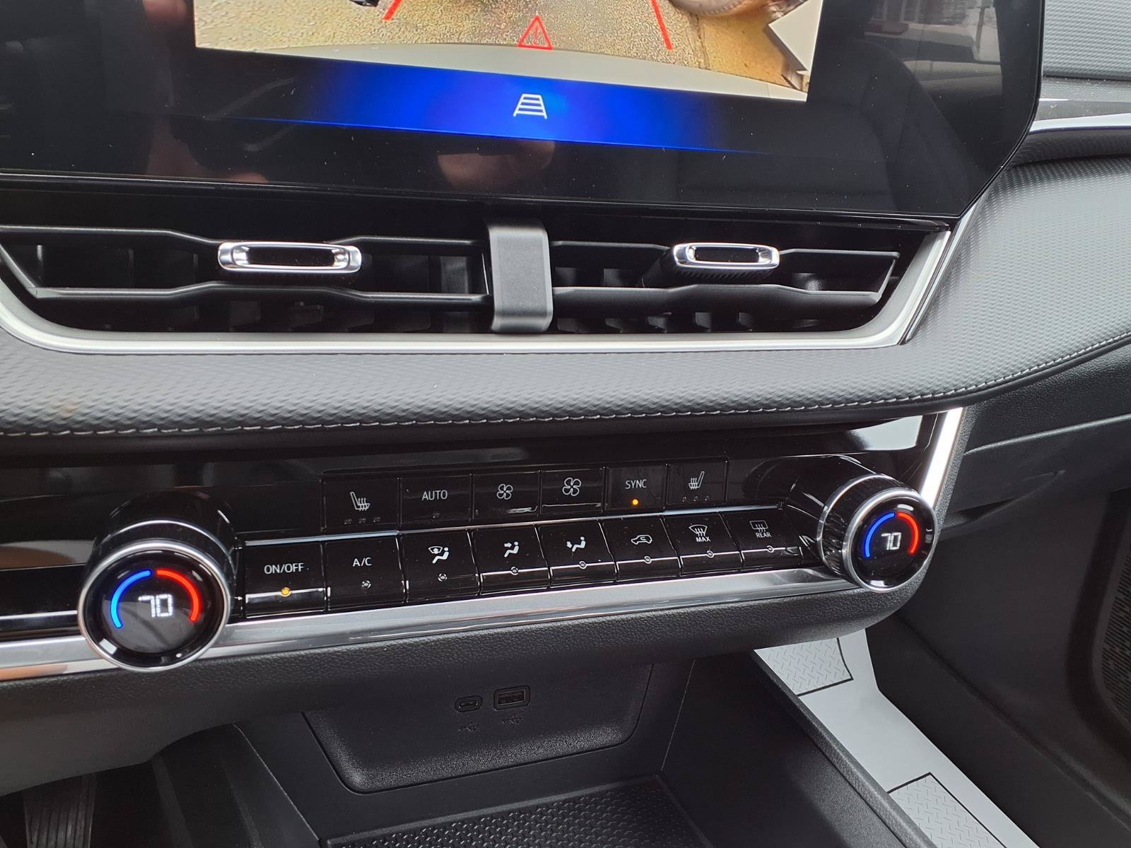 2027 Chevrolet Equinox LT - Photo 11