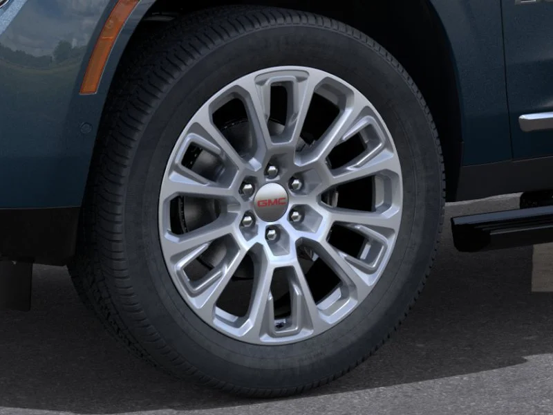 2026 GMC Yukon Denali - Photo 10