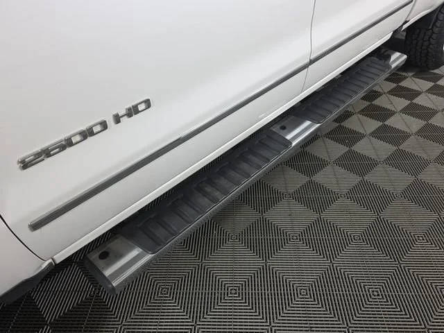Used 2019 IRIDESCENT PEARL TRICOAT Chevrolet LTZ image 9
