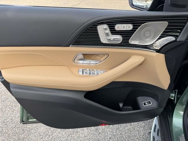 New 2026 MANUFAKTUR Ireland Mid Green Metallic Mercedes-Benz GLE 450 image 17