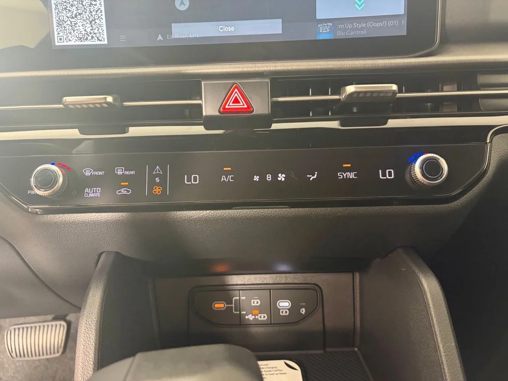 New 2026 Glacial White Pearl Kia X-Line image 7