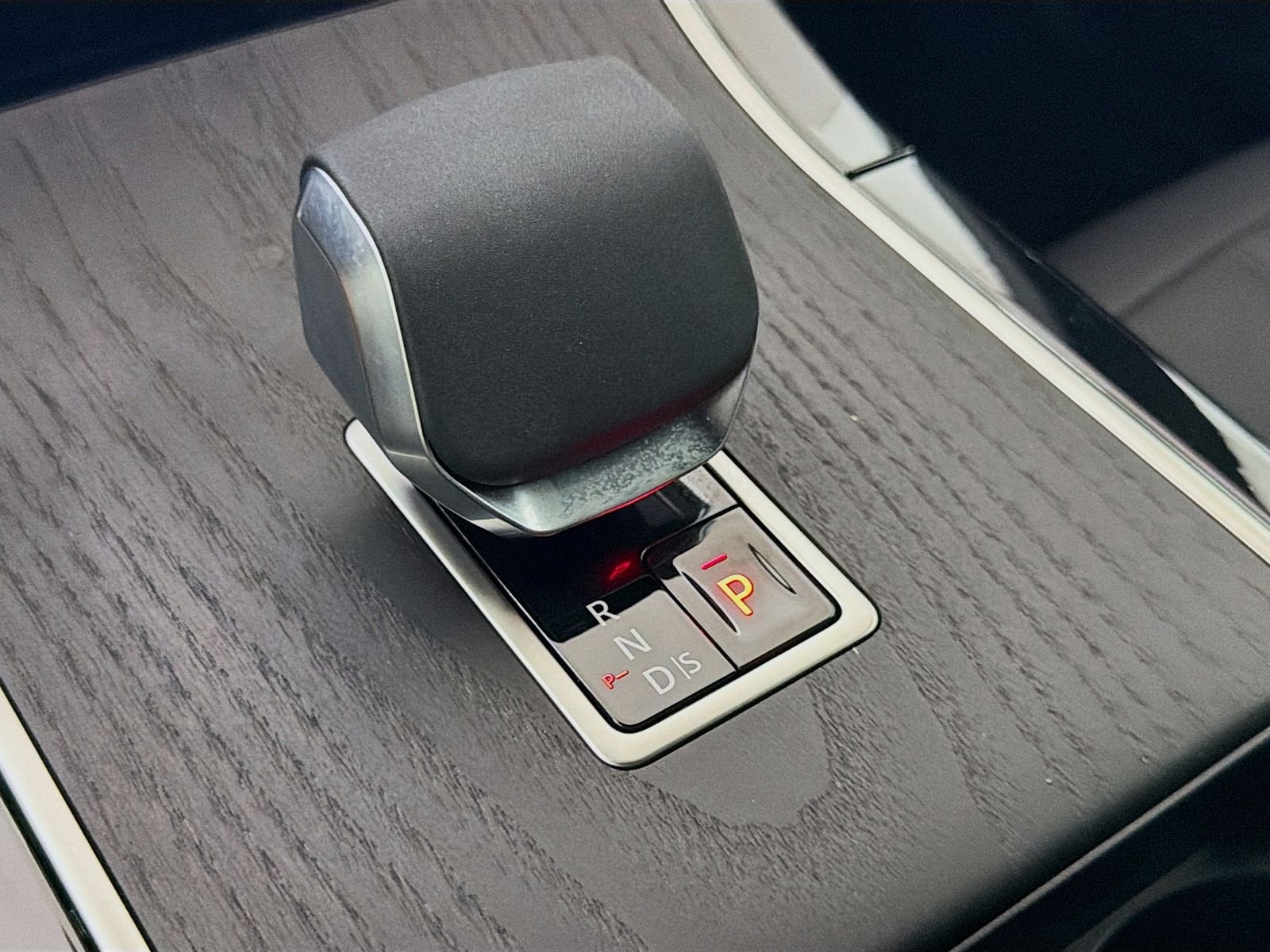Used 2026 Eiger Gray Metallic Land Rover S image 16