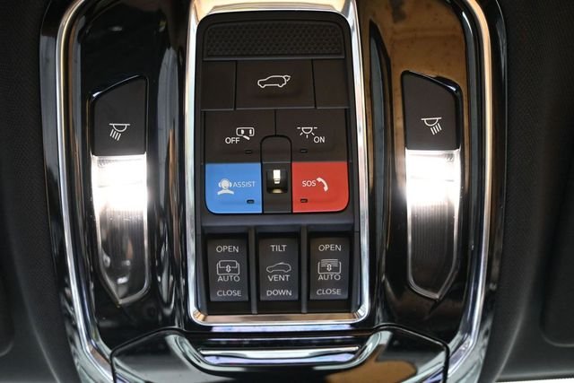 Used 2023 Silver Jeep Summit image 27