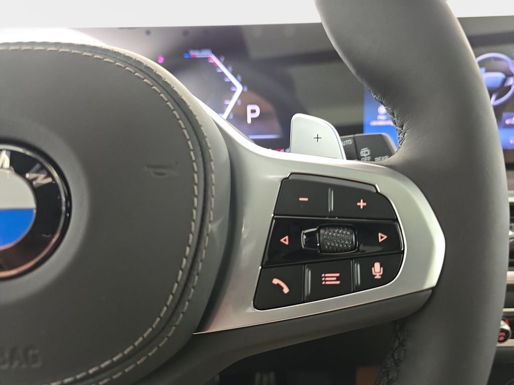 New 2026 Mineral White Metallic BMW xDrive40i image 18