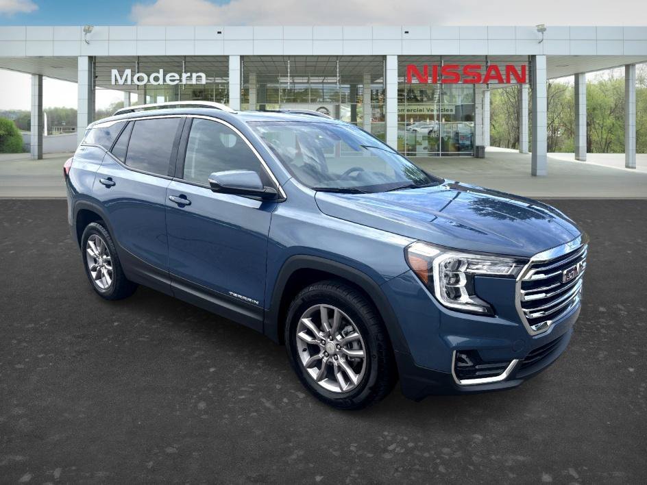 Used 2024 Downpour Metallic GMC SLT image 9