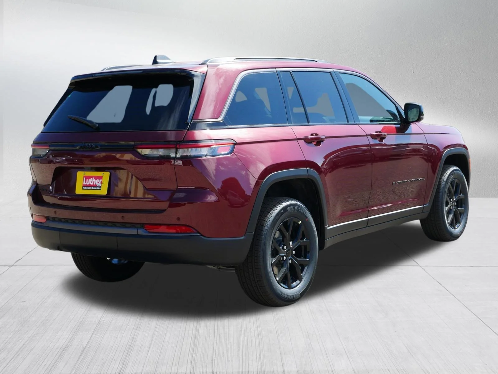 New 2026 Velvet Red Pearl-Coat Exterior Paint Jeep Laredo Altitude image 2
