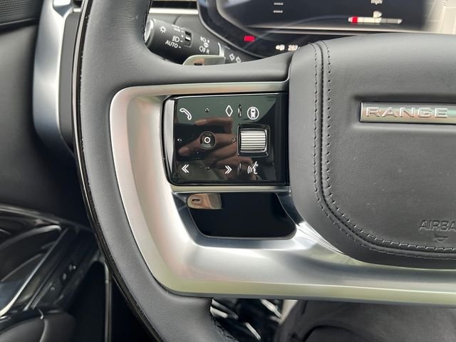 Used 2025  Land Rover SE image 22