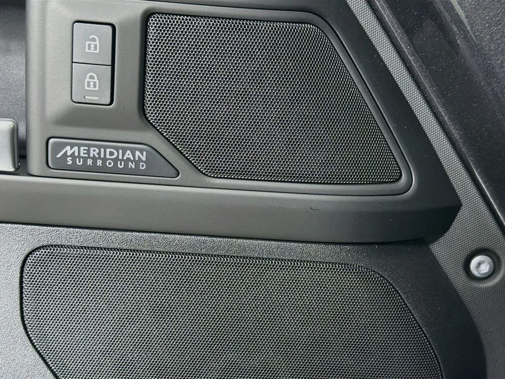 New 2026 Carpathian Grey Land Rover X-Dynamic SE image 19