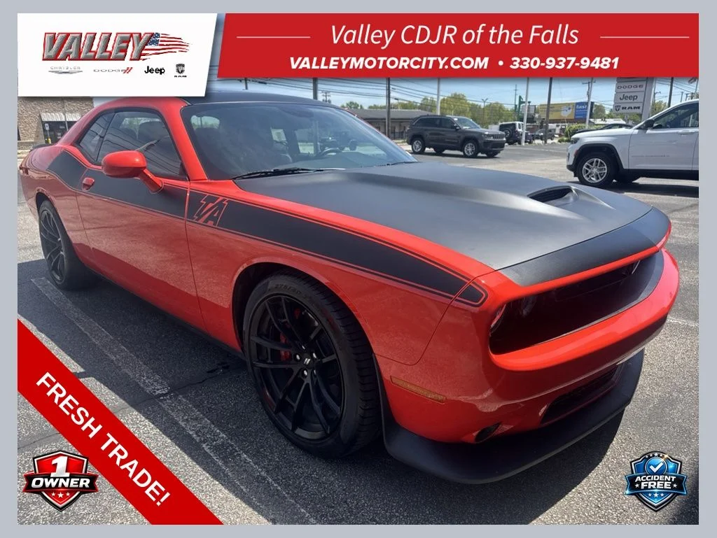 2023 Dodge Challenger R/T's photo