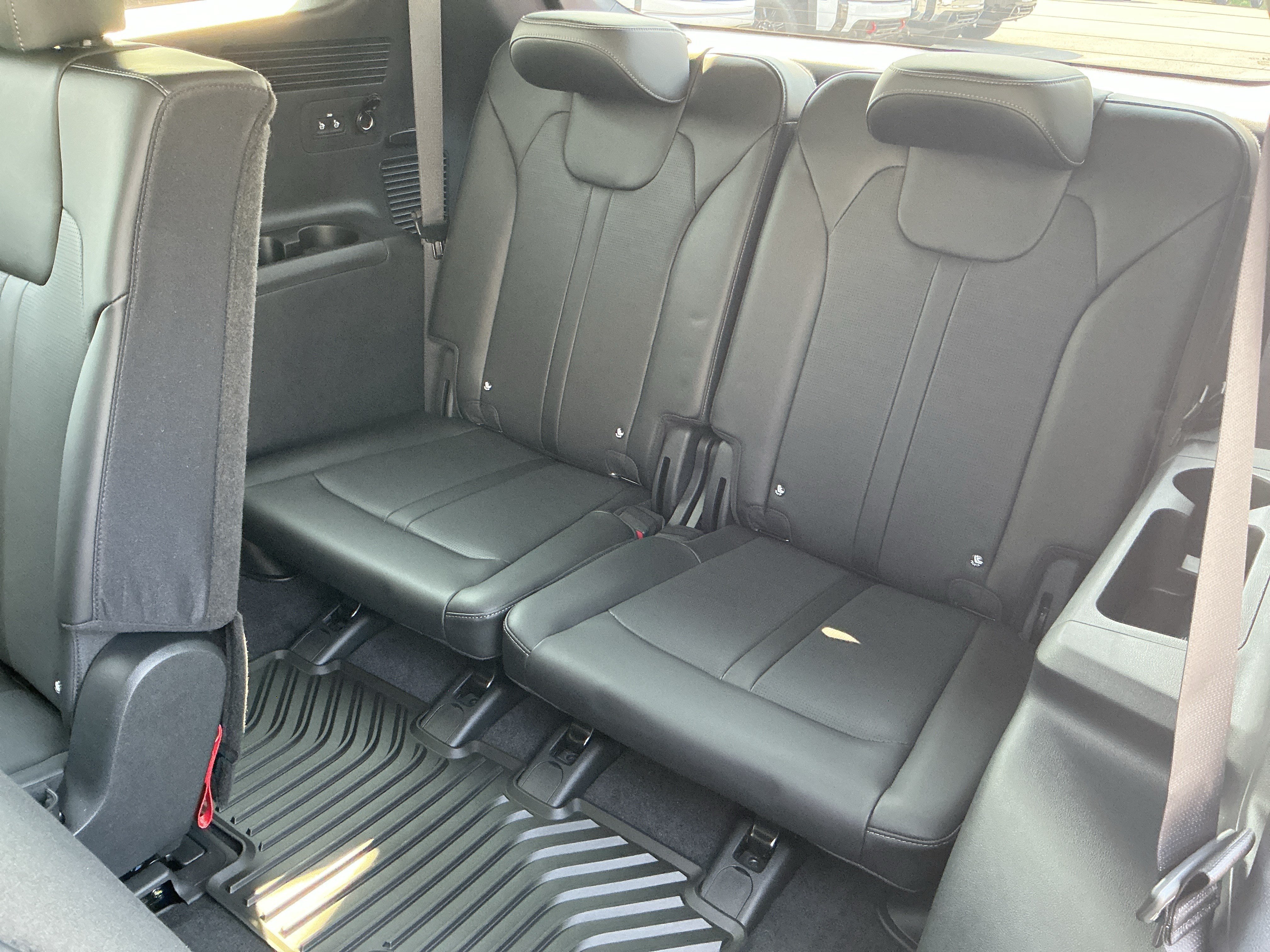 New 2026 Ivory Silver Kia S image 24