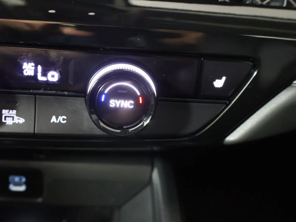 Used 2025 Silver Honda EX-L image 45