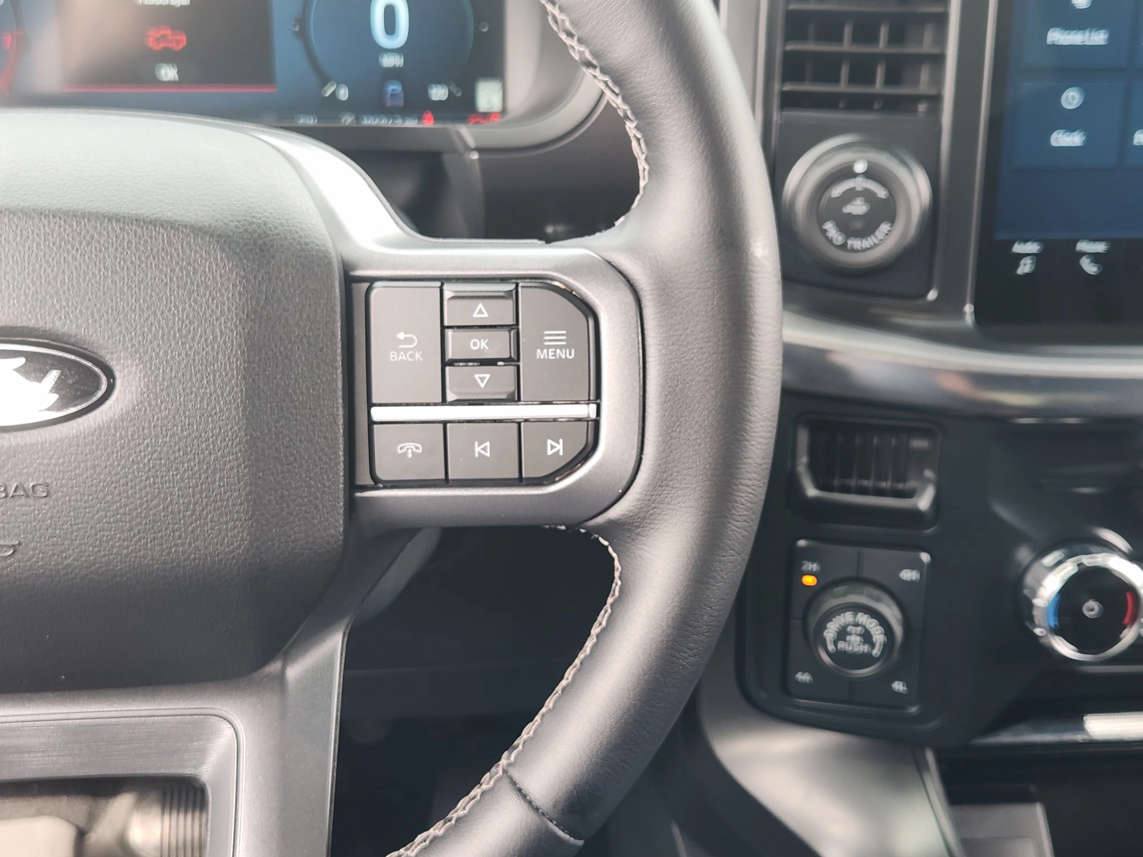 Used 2025 Black Ford Lariat image 28