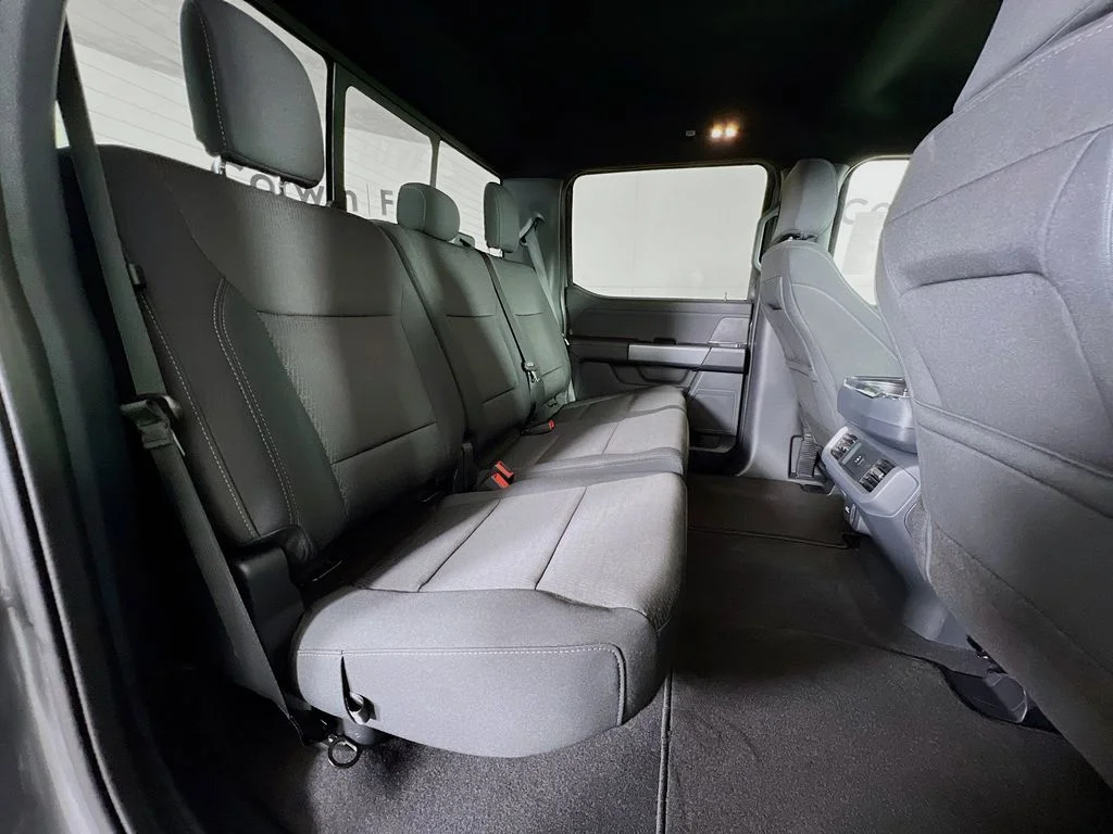 New 2026 Carbonized Gray Metallic Ford XLT image 15