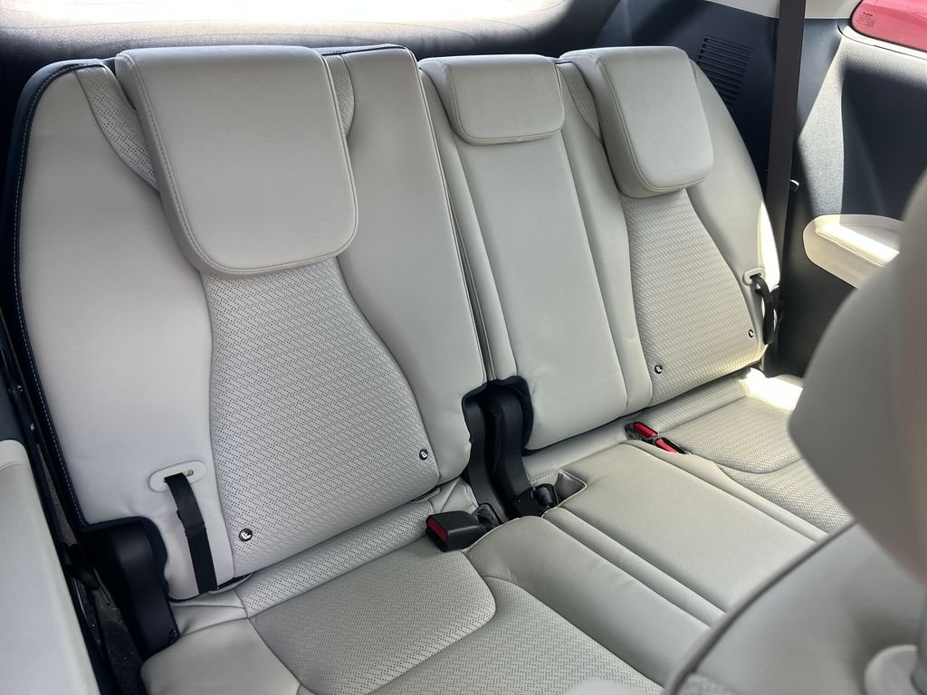 Used 2025 White Kia SX Prestige image 25
