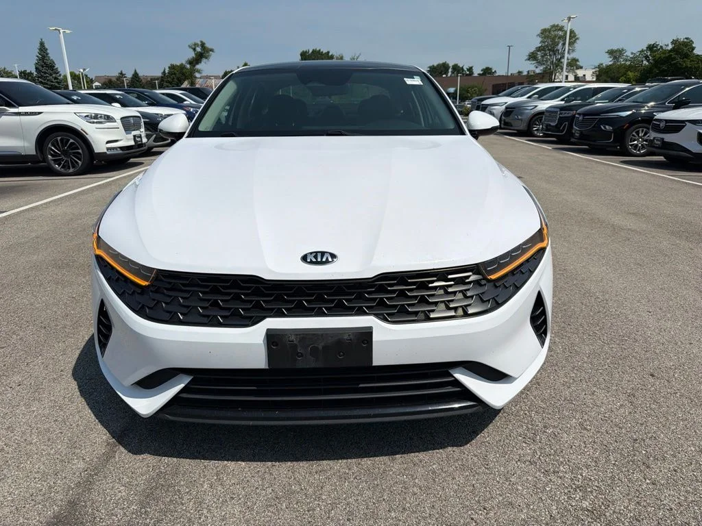 Used 2021 White Kia EX image 3