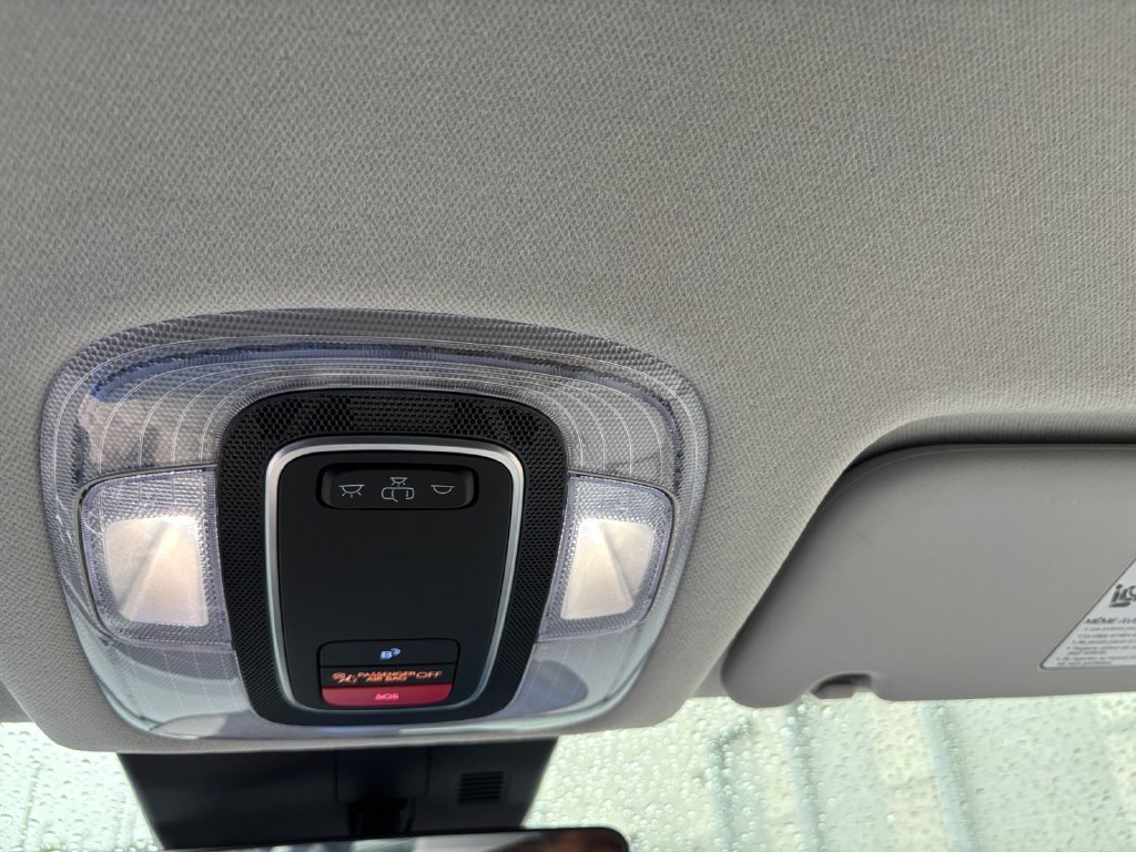 Used 2025 Green Hyundai SEL Convenience image 36