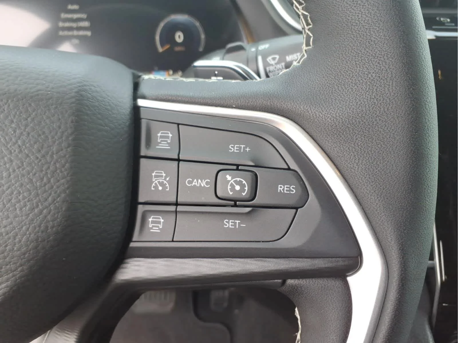 New 2026 Diamond Black Crystal Pearlcoat Jeep Laredo X image 12