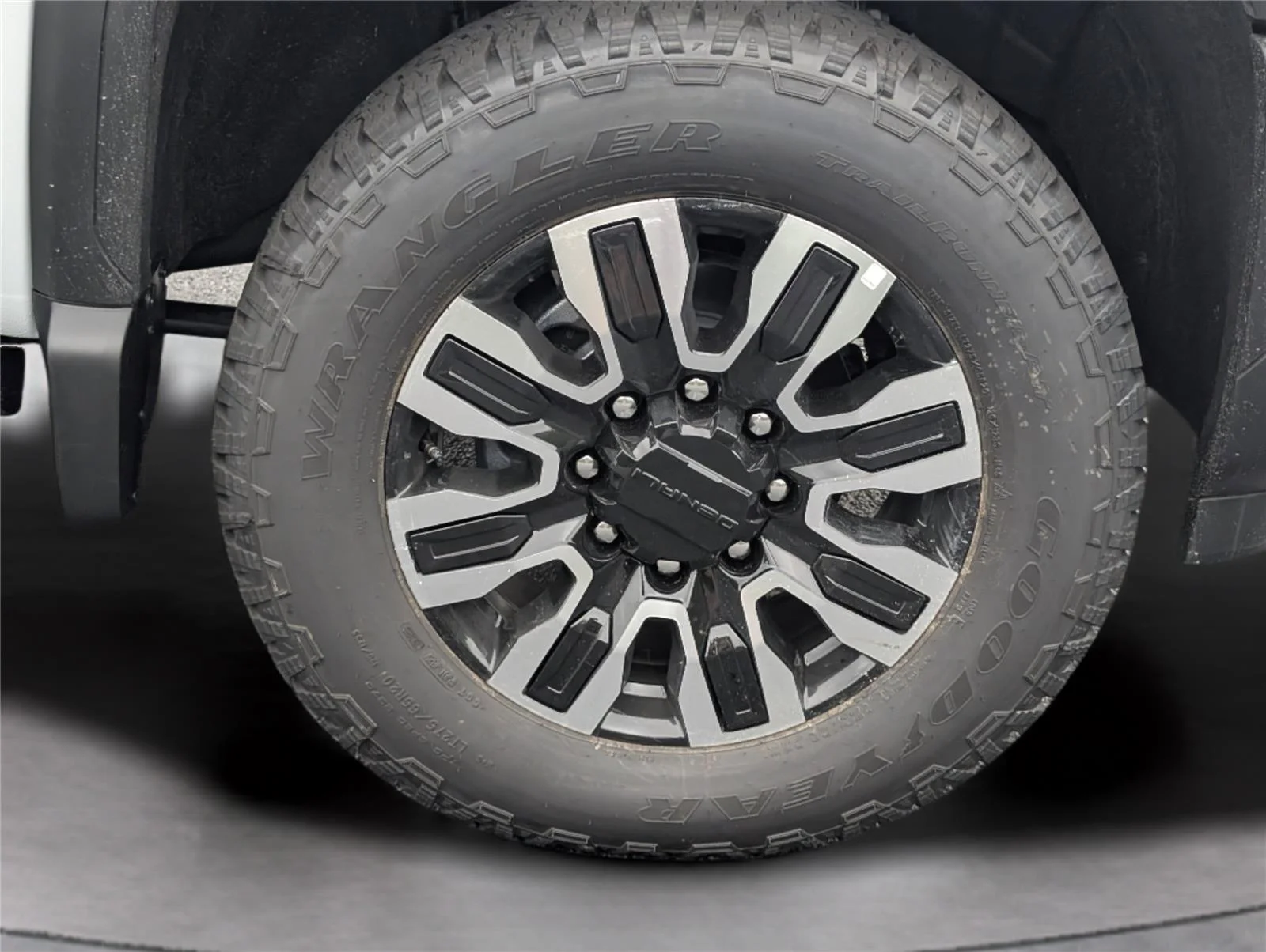 New 2026 Glacier White Tricoat GMC Denali Ultimate image 41