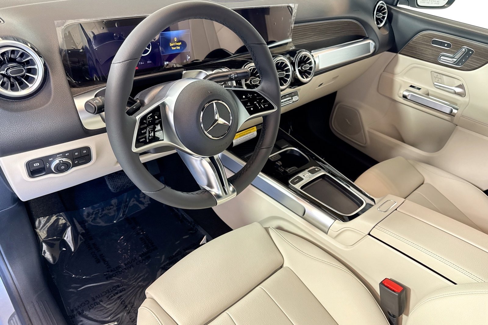 New 2026 Cirrus Silver Metallic Mercedes-Benz GLB 250 image 9
